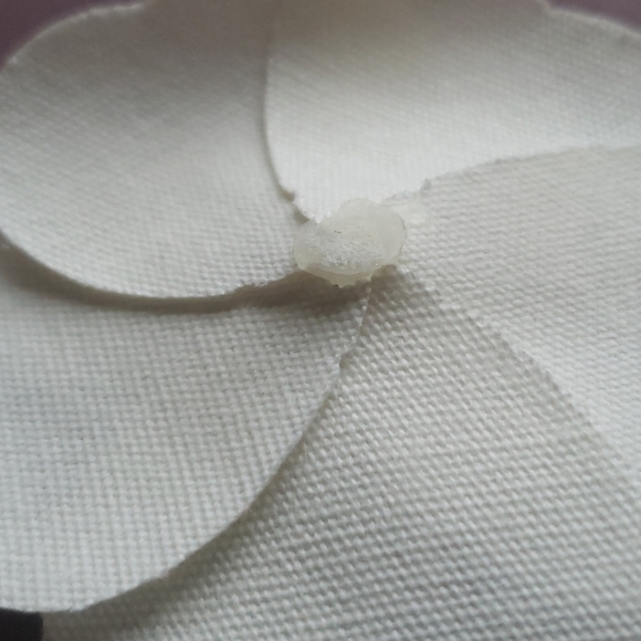 Chanel Fabric Camellia - Picture 4 of 5